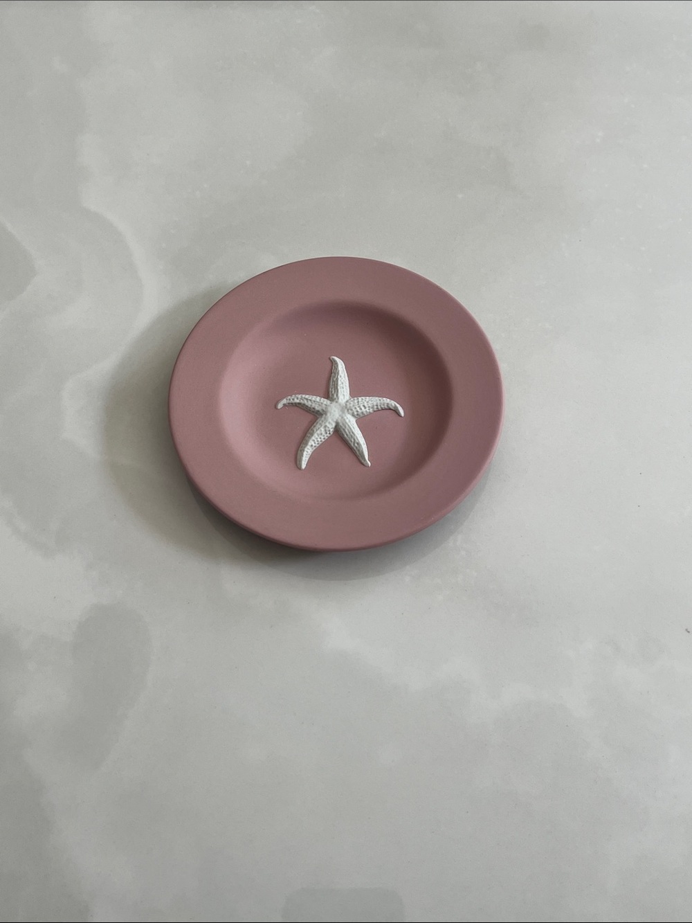 Signed by Lord Wedgwood. Wedgwood Pink Jasperware Starfish Trinket Dish. - Picture 4 of 8